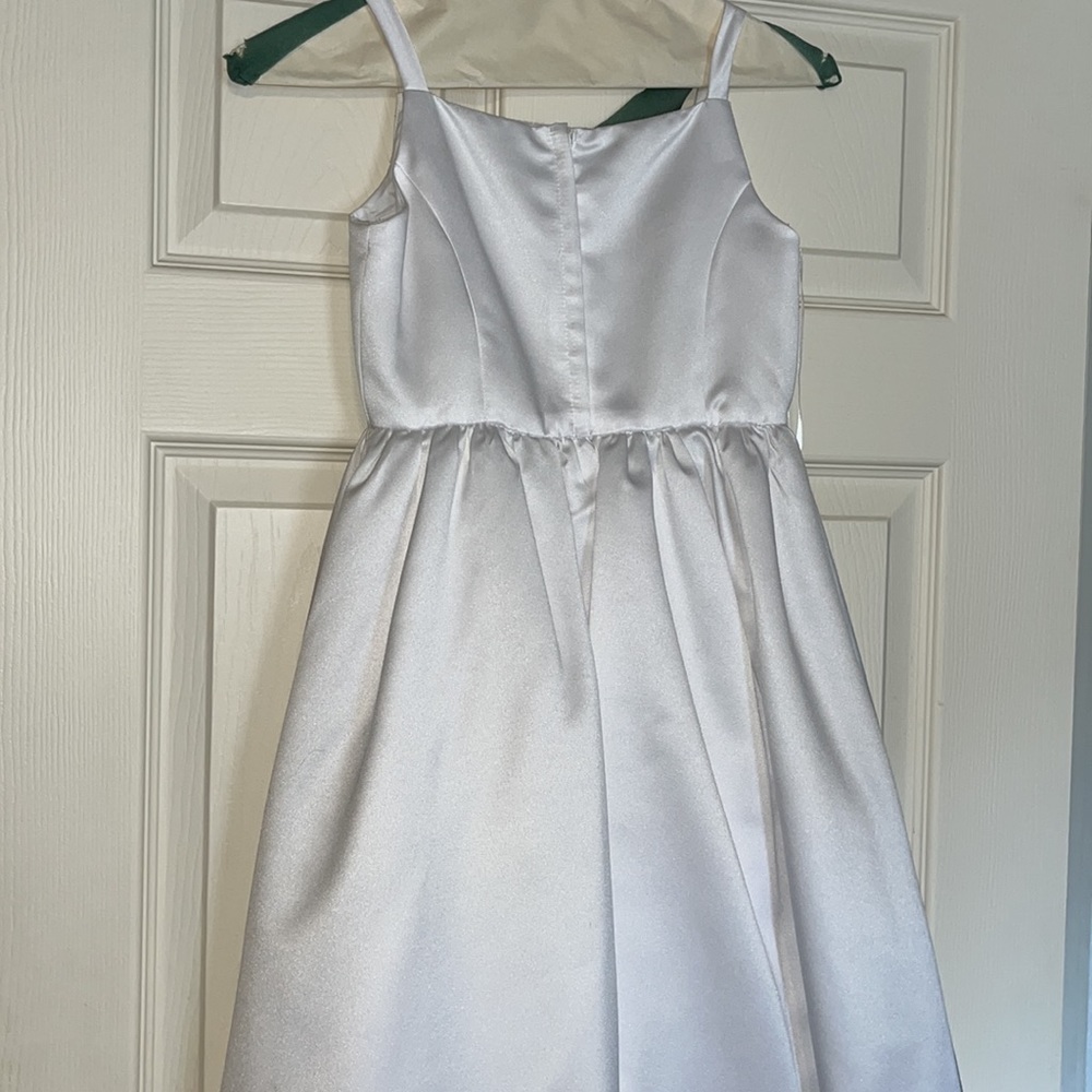 David’s Bridal girl dress white size 7 - Picture 3 of 7
